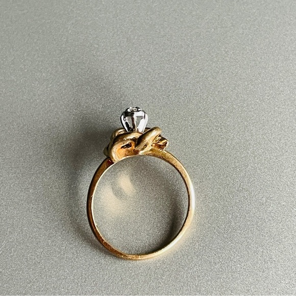 10k Yellow Gold Natural Diamond Swirl Design Vintage Ring - Picture 10 of 12